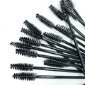 Wimpernbürstchen mit Nylonstiel, schwarzer Griff, schwarze Borsten (50 Stk./Packung)